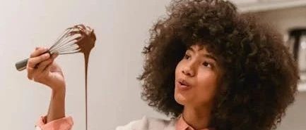 订单狂跌不止！美加征20%关税生效