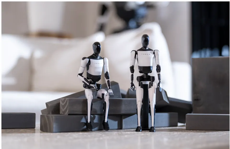 马斯克看好的AI玩具，成了商场新印钞机