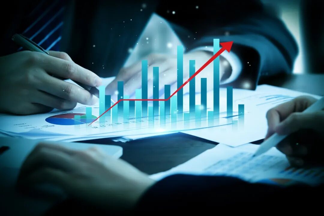 出海拉动，赛道回暖，产业互联网新周期已至