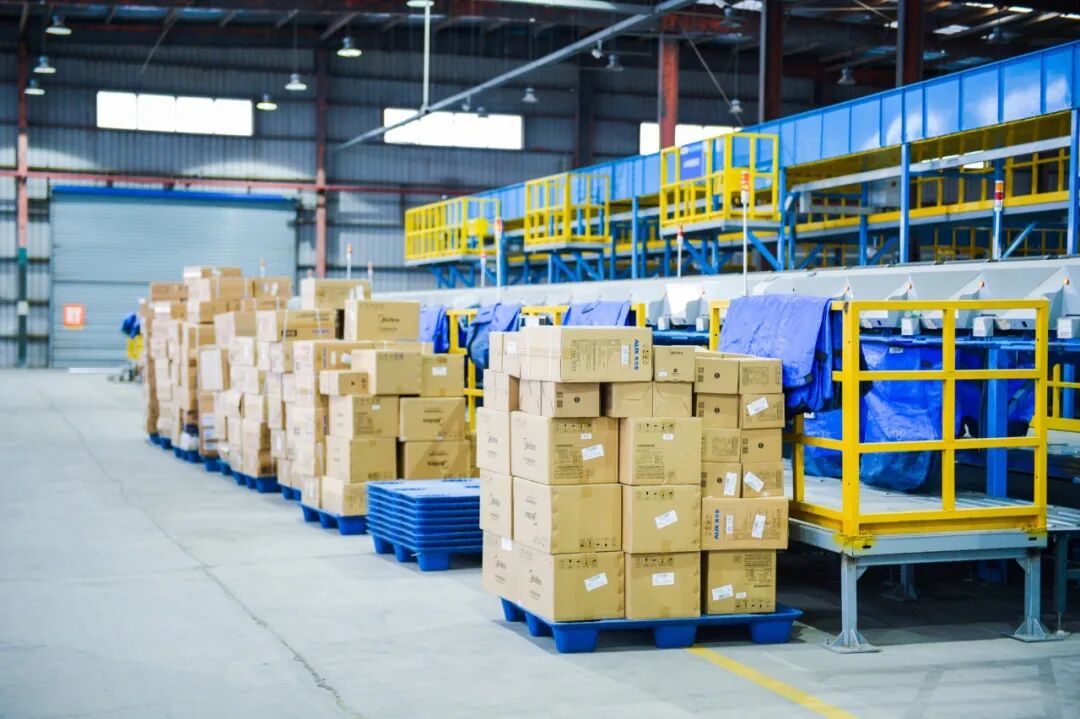 快递涨价，第一批“9.9包邮”商家撑不住了？